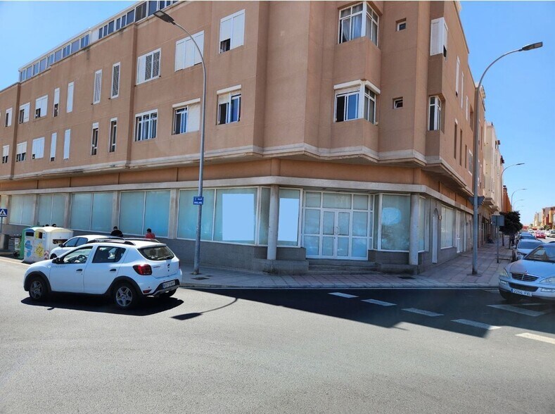 Calle Centrífuga, 1, Santa Lucía de Tirajana, Las Palmas à louer - Photo de l’immeuble – Image 2 sur 18