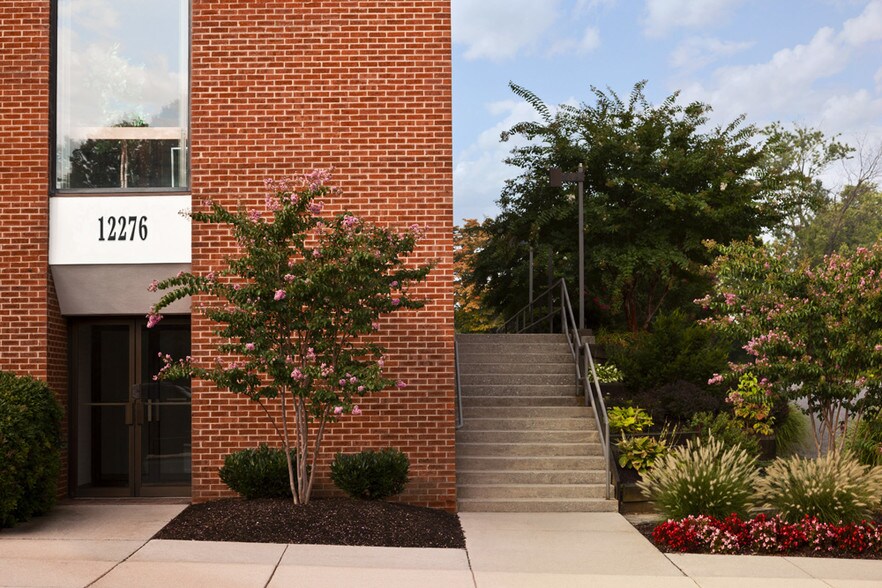 12276 Wilkins Ave, Rockville, MD à louer - Photo de l’immeuble – Image 2 sur 12
