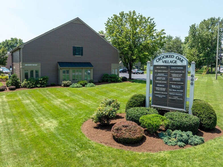 600 Eden Rd, Lancaster, PA à louer - Photo de l’immeuble – Image 3 sur 6