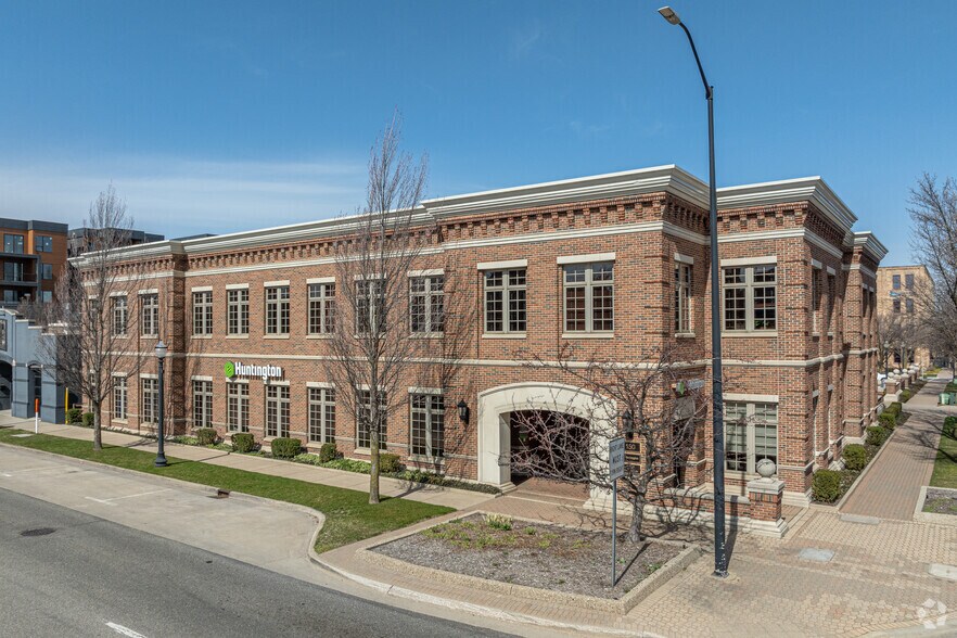 150 Central Ave, Holland, MI à louer - Photo de l’immeuble – Image 3 sur 13