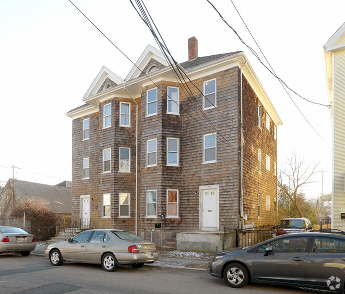 106-108 Winsor St, New Bedford, MA à vendre - Photo principale – Image 1 sur 2