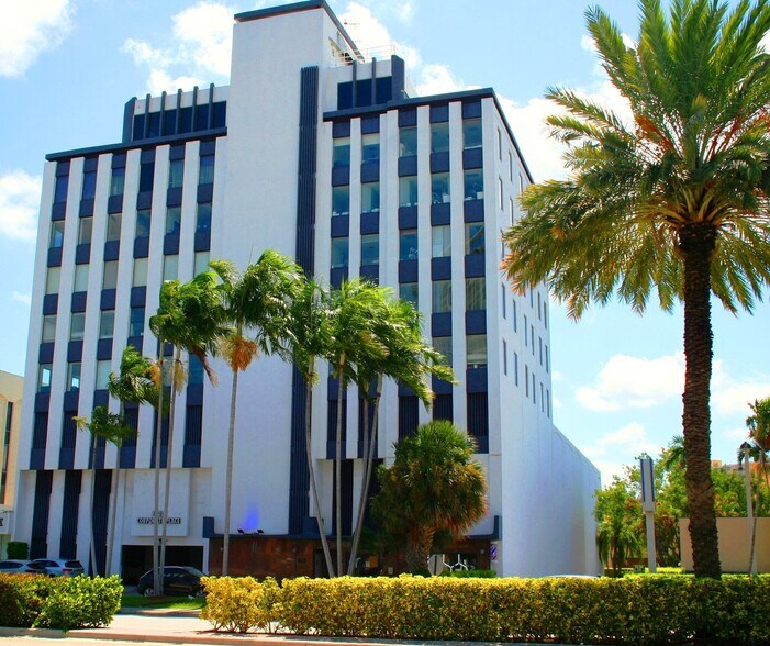 1920 E Hallandale Beach Blvd, Hallandale Beach, FL à louer - Photo de l’immeuble – Image 3 sur 4