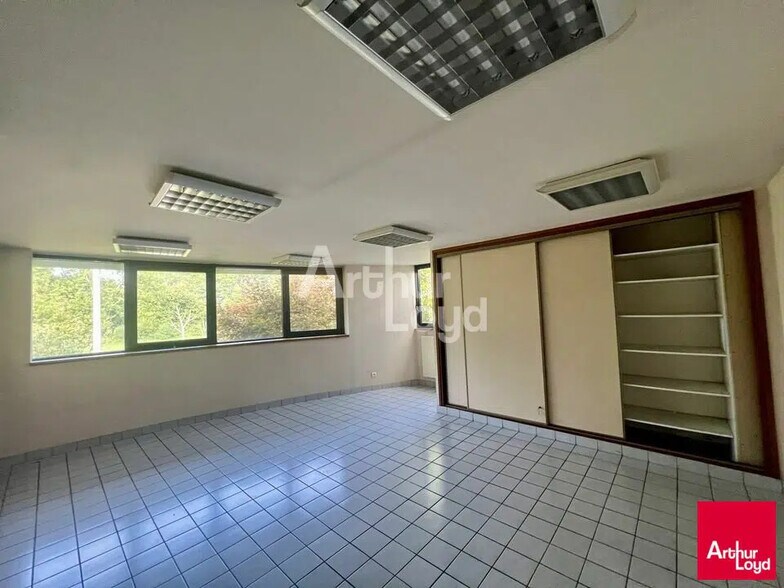 Local d’activités dans Betton à louer - Photo intérieure – Image 3 sur 6