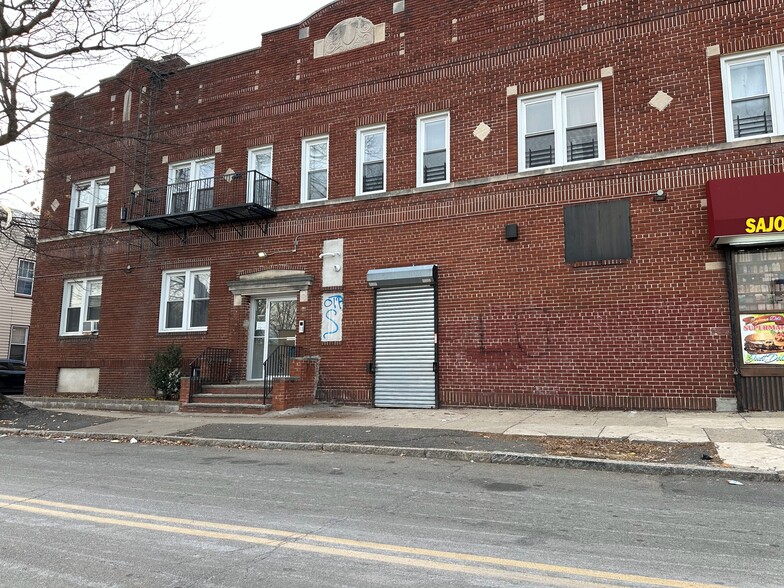 451 Springdale Ave, East Orange, NJ à vendre - Photo de l’immeuble – Image 2 sur 13