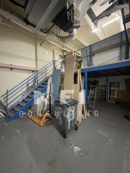 Bureau dans Vallauris à louer - Photo de l’immeuble – Image 2 sur 5