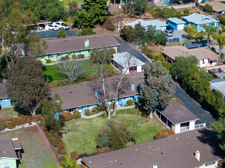 302-338 E Fallbrook St, Fallbrook, CA à vendre - Photo de l’immeuble – Image 3 sur 29