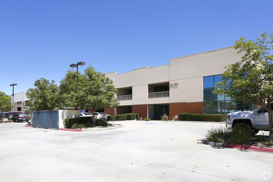 41145 Raintree Ct, Murrieta, CA à vendre - Photo de l’immeuble – Image 3 sur 12