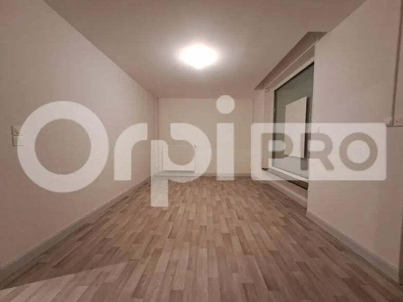 Bureau dans Yutz à louer - Photo intérieure – Image 2 sur 7