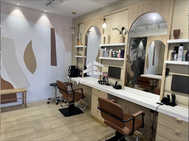 Plus de détails pour Local commercial à louer