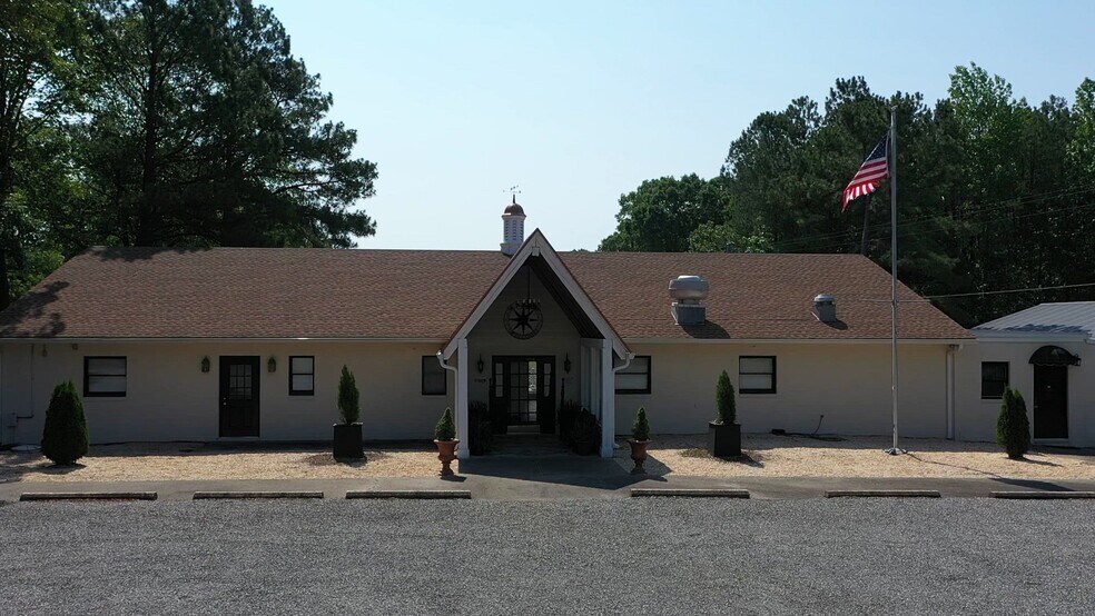226 Village Green Dr, Callao, VA à vendre - Vidéo sur l’annonce professionnelle – Image 2 sur 21