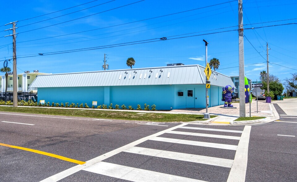 101 N Atlantic Ave, Cocoa Beach, FL à vendre - Photo de l’immeuble – Image 1 sur 41