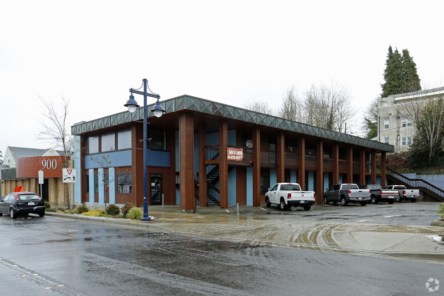 830 Pacific Ave, Bremerton, WA à louer - Photo principale – Image 1 sur 10