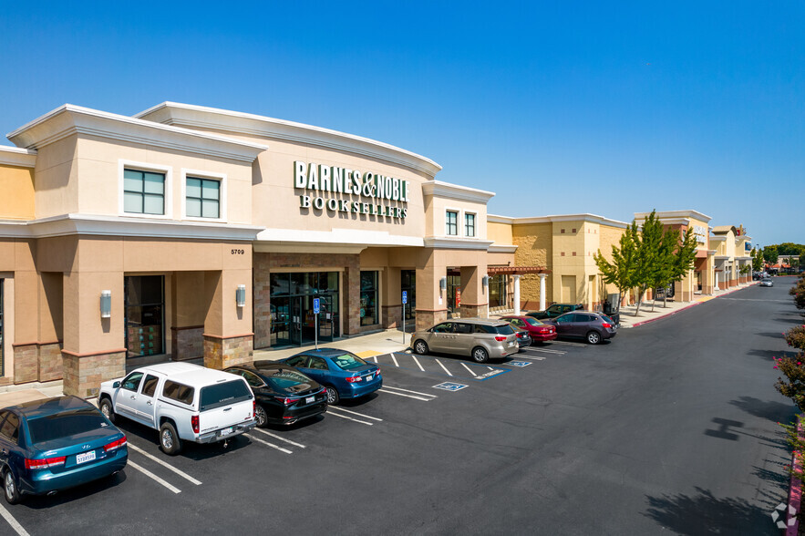 5709-5779 Lone Tree Way, Antioch, CA à louer - Photo de l’immeuble – Image 1 sur 8