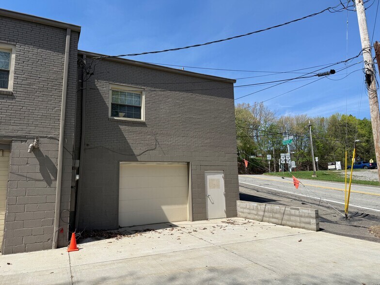 8158-8164 Perry Hwy, Pittsburgh, PA à louer - Photo de l’immeuble – Image 3 sur 3