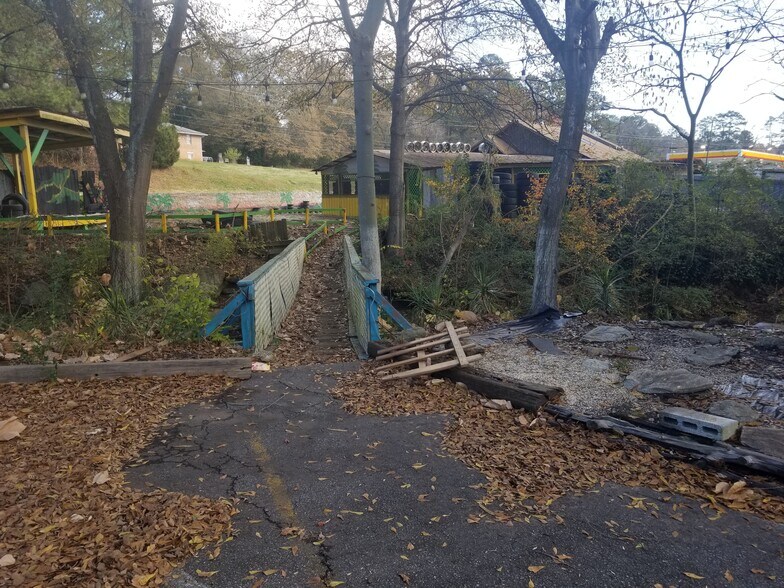 215 Tallassee Rd, Athens, GA à louer - Photo de l’immeuble – Image 3 sur 17