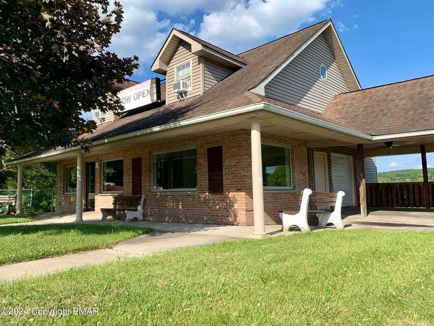 6568 Route 209, Stroudsburg, PA à louer Photo de l’immeuble– Image 1 sur 3