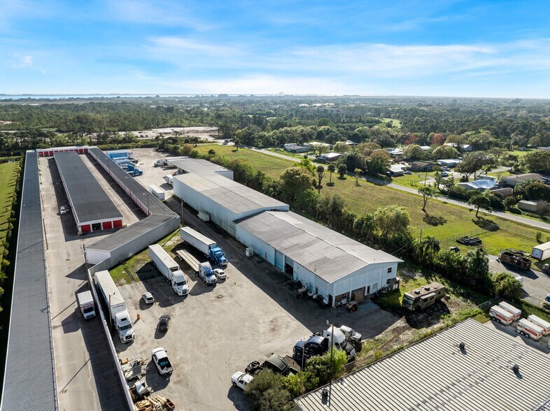 3620 S Us Highway 1, Fort Pierce, FL à louer - Photo de l’immeuble – Image 2 sur 17