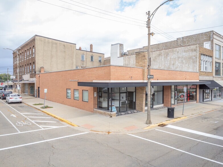 26-30 W Stephenson St, Freeport, IL à vendre - Photo de l’immeuble – Image 1 sur 24
