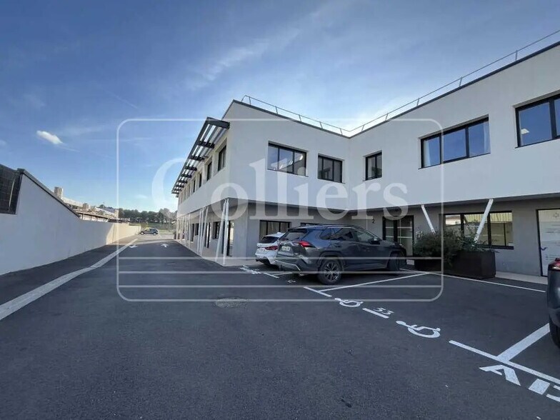 Bureau dans Éguilles à vendre - Photo de l’immeuble – Image 1 sur 11