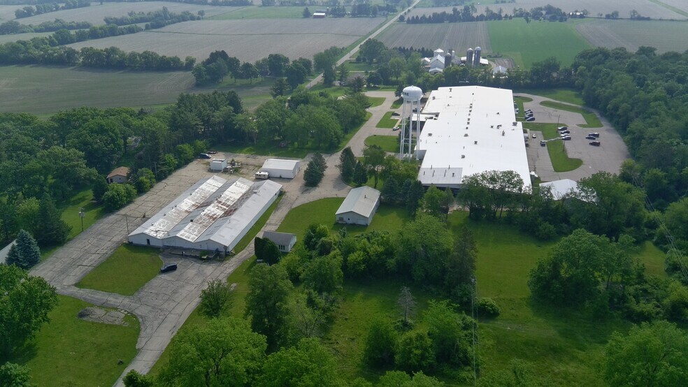 5560 E Buss Rd, Clinton, WI à louer - Photo de l’immeuble – Image 2 sur 6