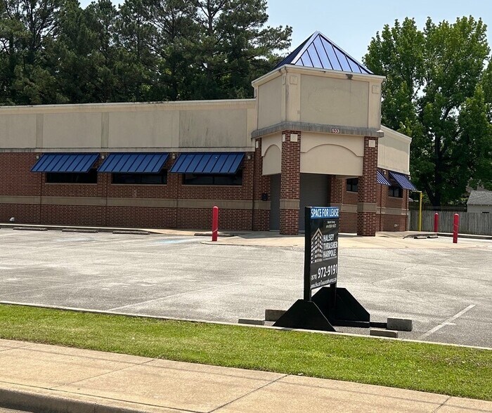 533 W Nettleton Ave, Jonesboro, AR à louer - Photo de l’immeuble – Image 1 sur 16