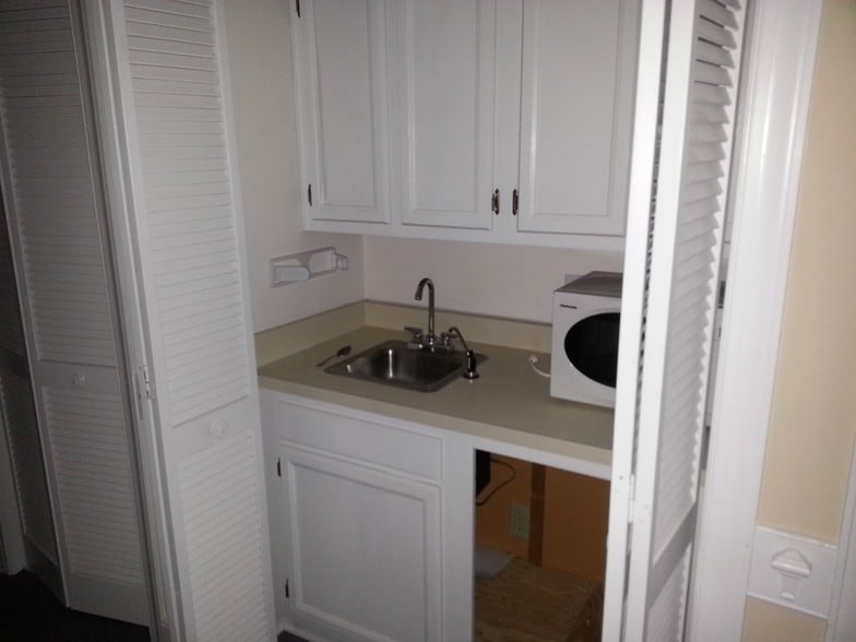 6512 Six Forks Rd, Raleigh, NC à louer - Photo intérieure – Image 3 sur 24