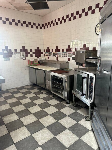 10253 Division Rd, Casco, MI à louer - Photo de l’immeuble – Image 2 sur 3