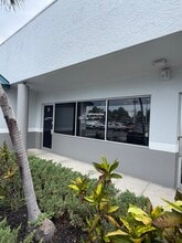 3825 Investment Ln, West Palm Beach, FL à louer Photo intérieure– Image 2 sur 5