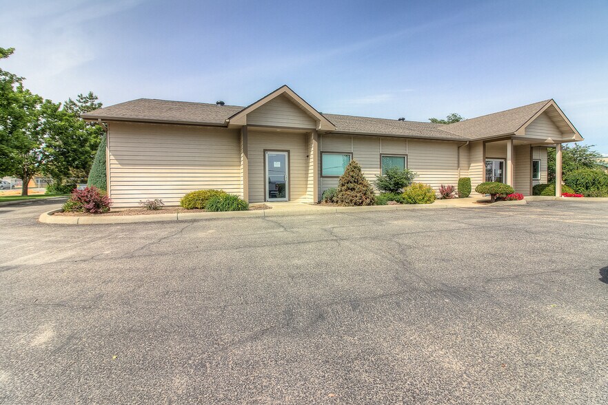 445 Barnard Blvd, Sunnyside, WA à vendre - Photo de l’immeuble – Image 2 sur 32