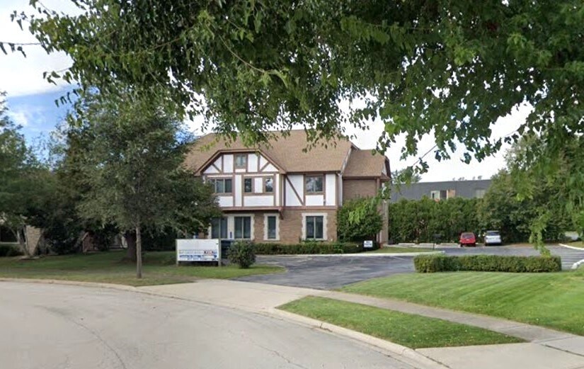 804 Roundabout, West Dundee, IL à louer - Photo de l’immeuble – Image 1 sur 9