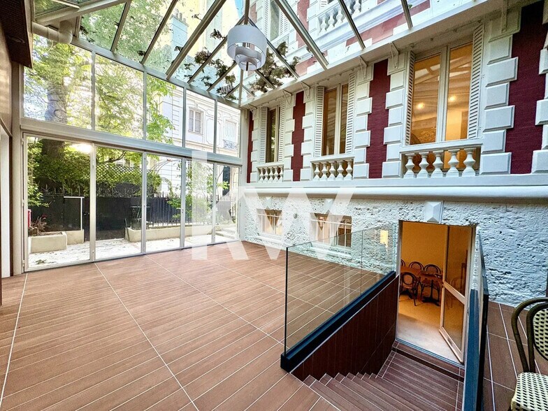 Bureau dans Paris à vendre - Photo de l’immeuble – Image 2 sur 5