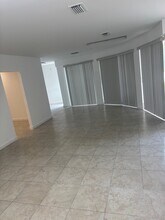 710 E 9th St, Hialeah, FL à louer Photo intérieure– Image 1 sur 7