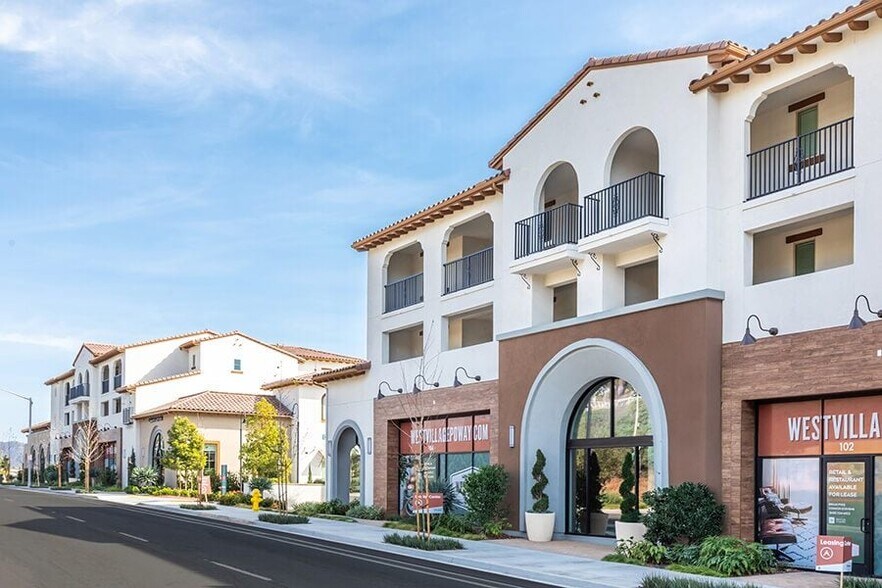 12849 Poway Rd, Poway, CA à louer - Photo de l’immeuble – Image 2 sur 54