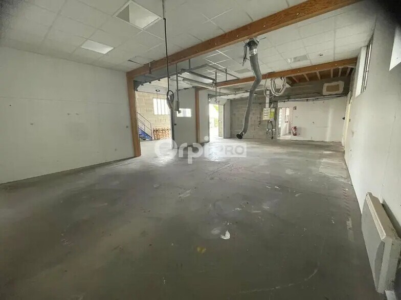 Local d'activités dans Arc-sur-Tille à vendre - Photo intérieure – Image 3 sur 12