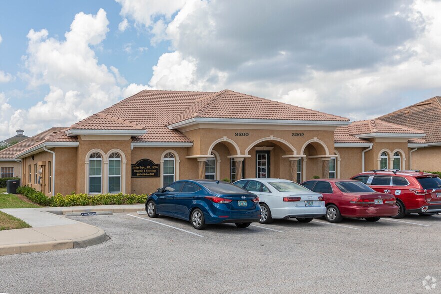 3200 Hillsdale Ln, Kissimmee, FL à louer - Photo principale – Image 1 sur 4