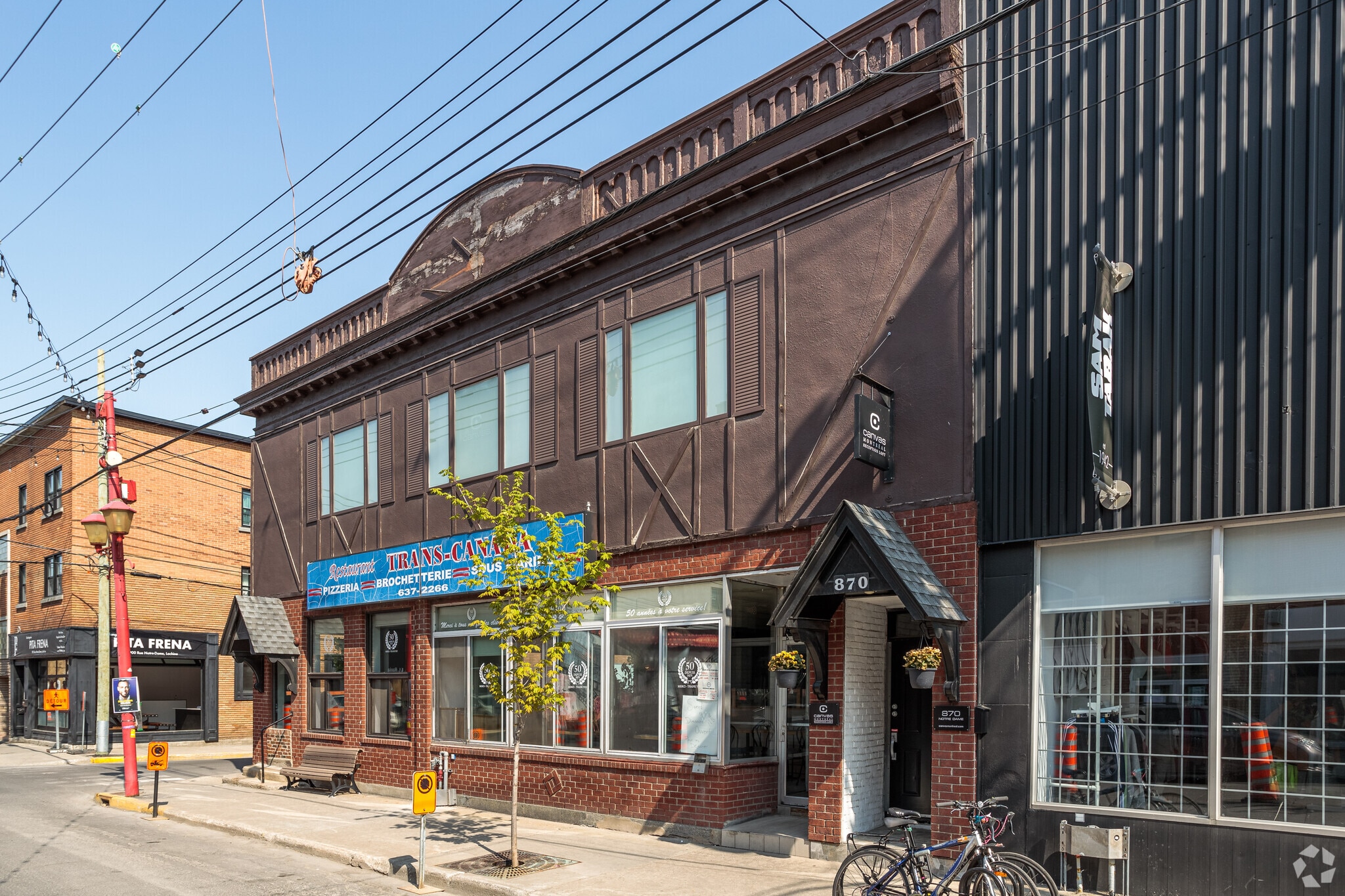 870-898 Rue Notre-Dame O, Montréal, QC à louer Photo principale– Image 1 sur 7