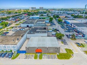 5280 NW 77th Ct, Doral, FL à louer Photo intérieure– Image 2 sur 61