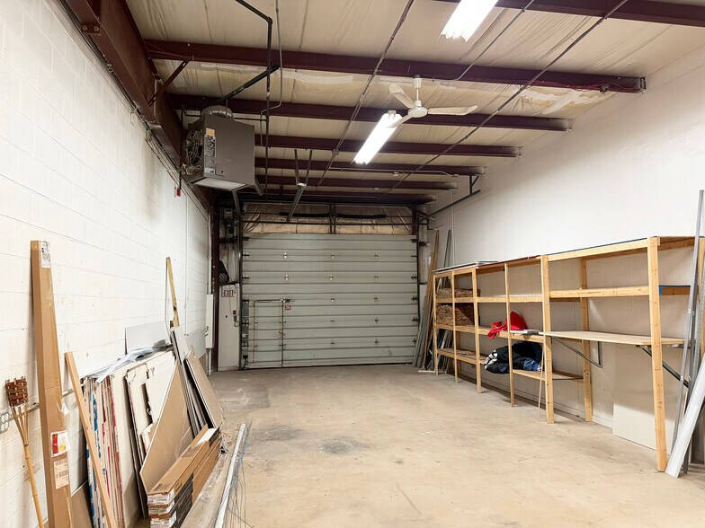 600 Industrial Dr, Naperville, IL à louer - Photo de l’immeuble – Image 2 sur 12