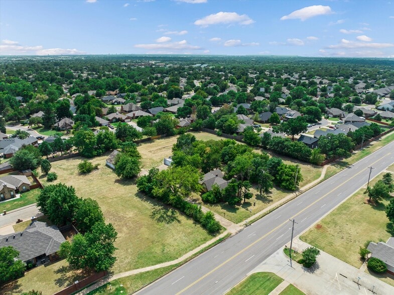 1400 3rd st, Edmond, OK à vendre - Aérien – Image 2 sur 8