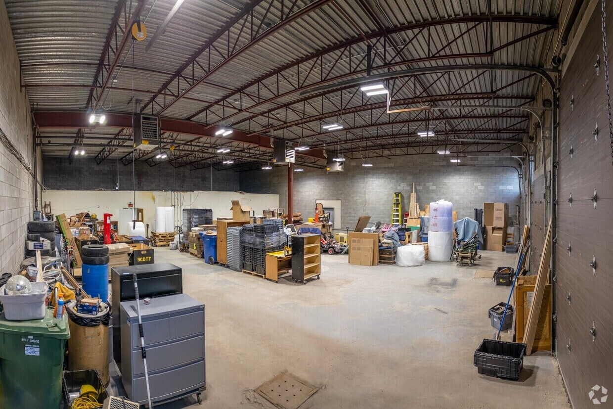 2900-2990 Rue Halpern, Montréal, QC à louer Photo intérieure– Image 1 sur 2