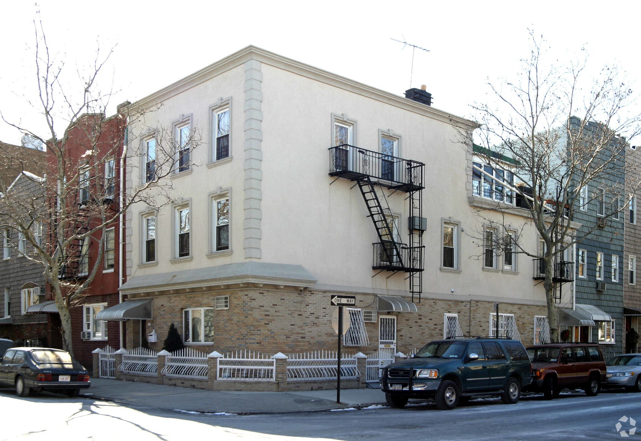 331 Leonard St, Brooklyn, NY à louer Photo principale– Image 1 sur 11