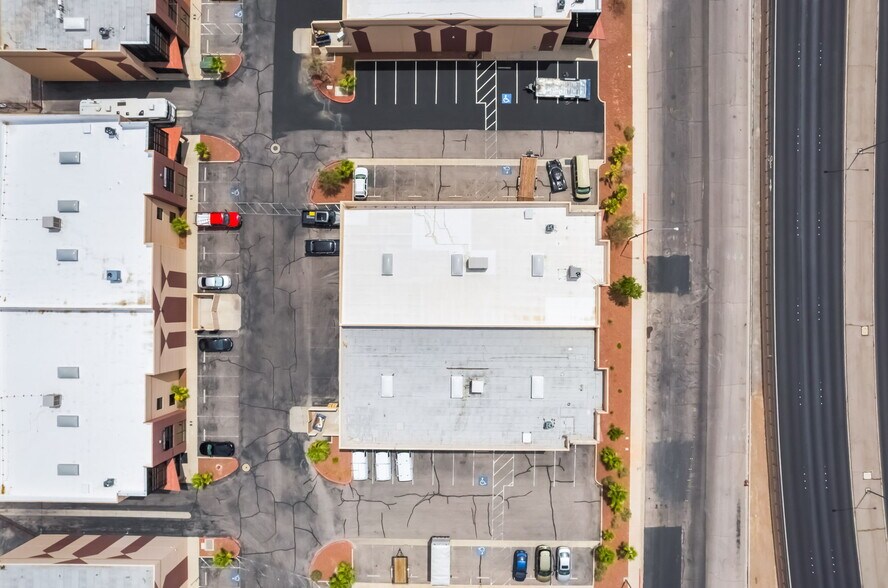 1051 Olsen St, Henderson, NV à vendre - Photo de l’immeuble – Image 3 sur 8
