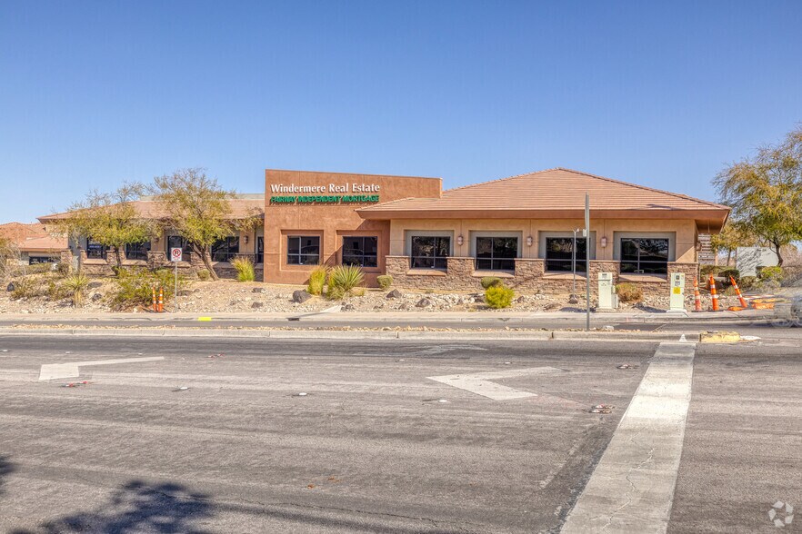 12211 S Eastern Ave, Henderson, NV à louer - Photo de l’immeuble – Image 2 sur 12