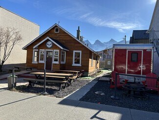 Plus de détails pour 633 Main St, Canmore, AB - Local commercial à vendre