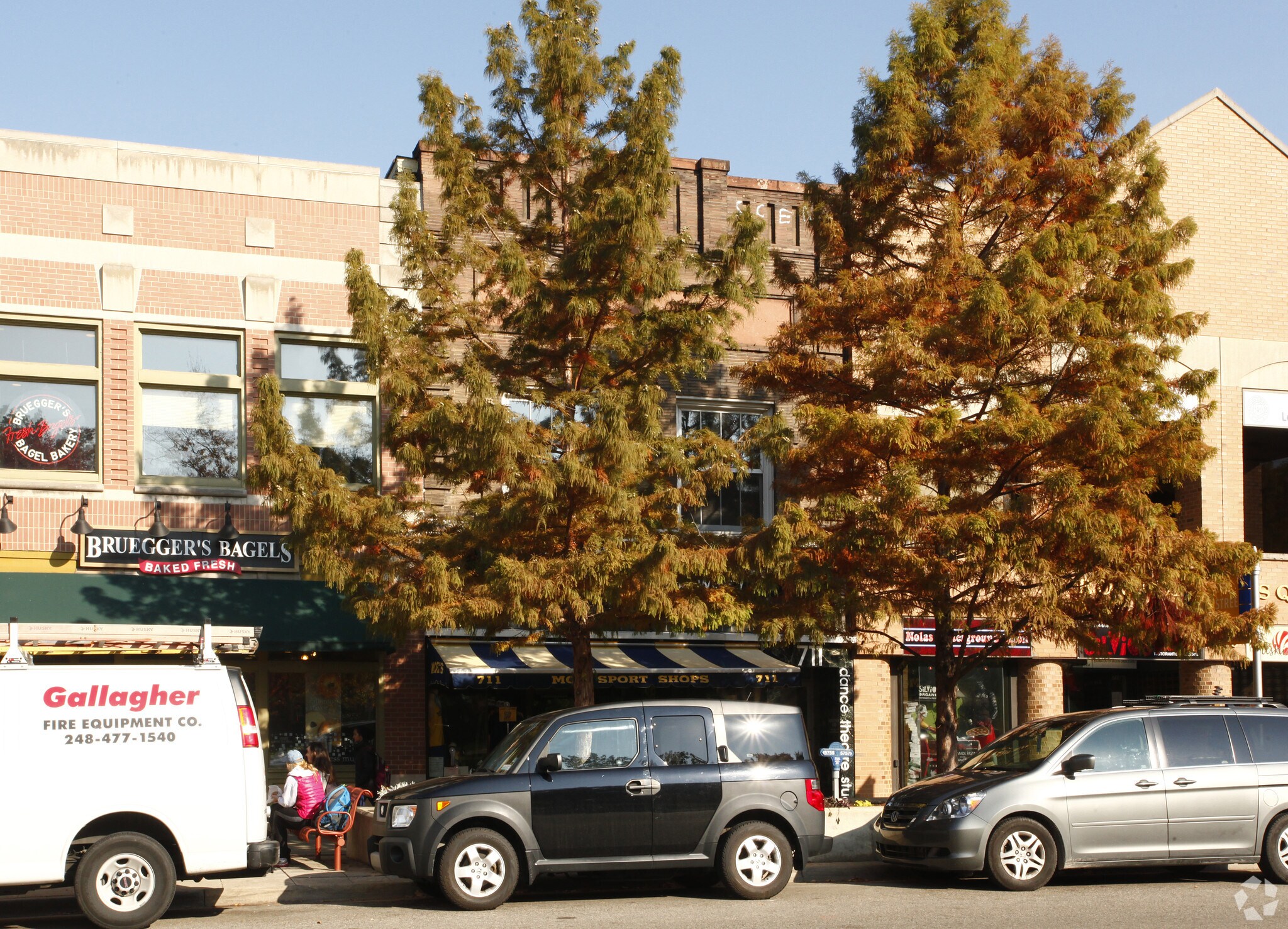 713 N University Ave, Ann Arbor, MI à louer Photo principale– Image 1 sur 13