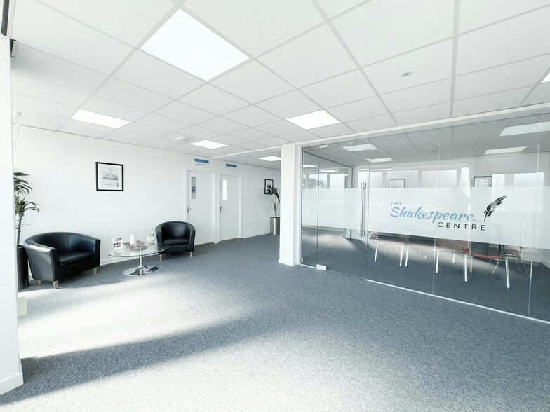 43-51 Shakespeare St, Southport à louer - Photo de l’immeuble – Image 1 sur 17