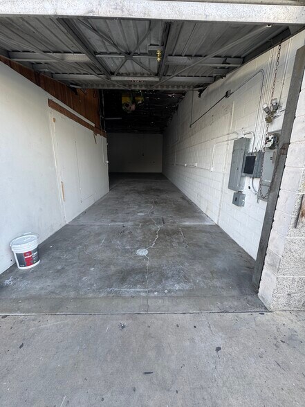 16154-16160 Wyandotte St, Van Nuys, CA à louer - Photo de l’immeuble – Image 3 sur 9