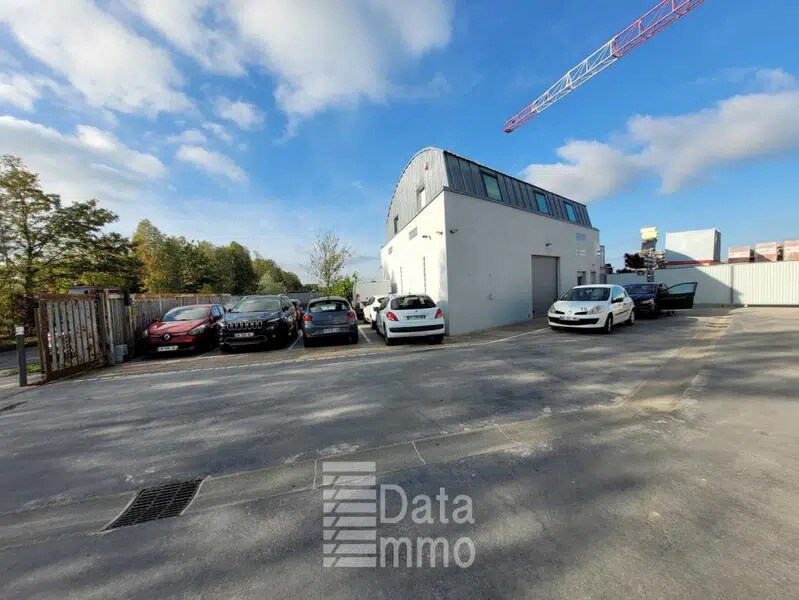 Industriel/Logistique dans Fontenay-Trésigny à vendre Photo de l’immeuble– Image 1 sur 6