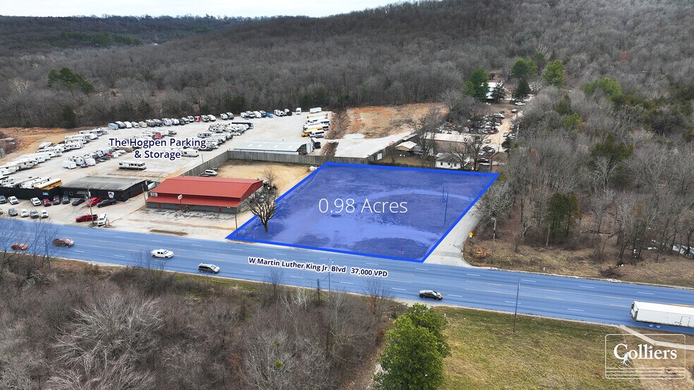 3675 M.L.K. Jr Blvd, Fayetteville, AR à vendre - Photo de l’immeuble – Image 1 sur 3