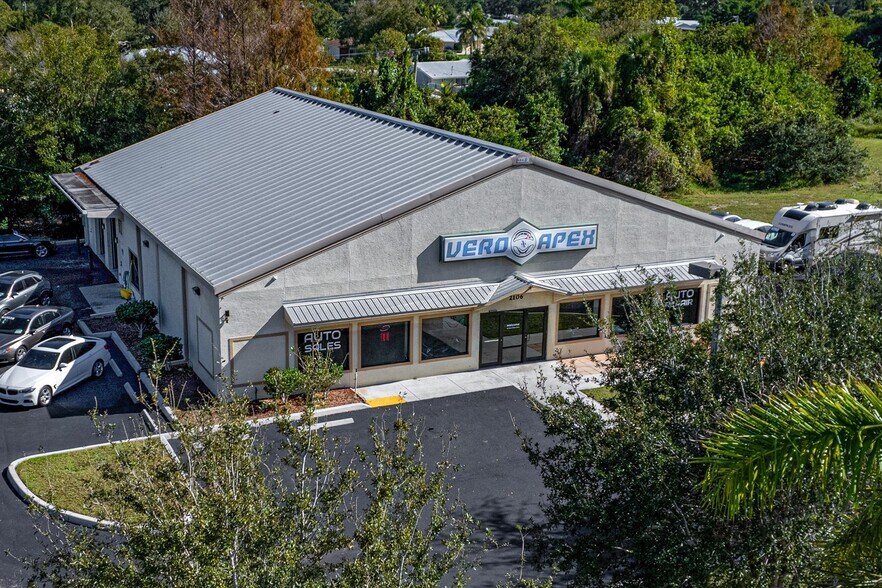 2106 S US Highway 1, Vero Beach, FL à vendre - Photo de l’immeuble – Image 3 sur 53